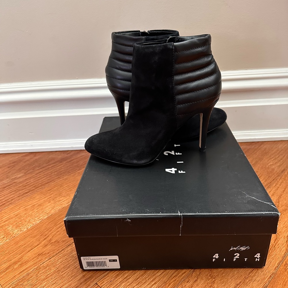 LORD & TAYLOR Black Ankle Boots
